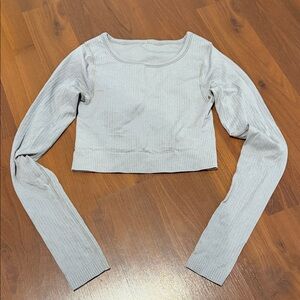 lululemon athletica Light Gray Long Sleeve Crop Top